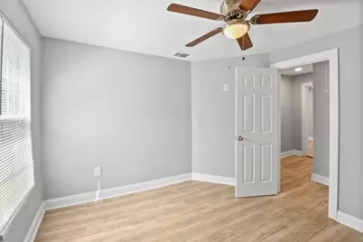 3910 Shelley Boulevard, Dallas, TX 75211 - Photo 22