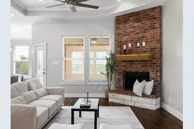 2700 Refugio Avenue, Fort Worth, TX 76164 - Photo 6