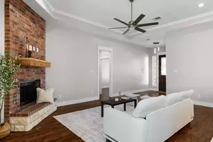 2700 Refugio Ave, Fort Worth, TX 76164 - Photo 8