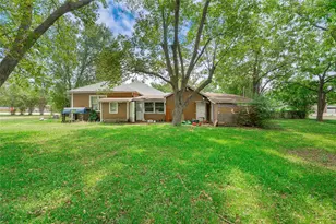 307 NE 2nd St, Kerens, TX 75144 - Photo 14