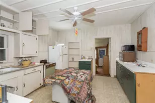 307 NE 2nd St, Kerens, TX 75144 - Photo 6