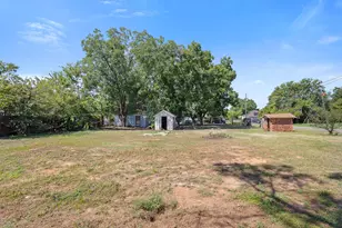 511 Denver St, Alvord, TX 76225 - Photo 2