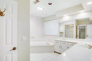 9131 Valley Chapel Ln, Dallas, TX 75220 - Photo 16