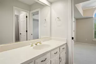 9131 Valley Chapel Ln, Dallas, TX 75220 - Photo 20