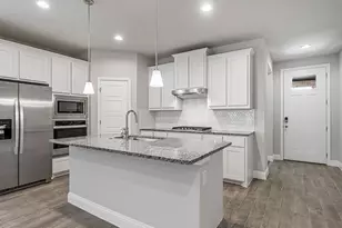 2621 McCormick St, Denton, TX 76205 - Photo 2