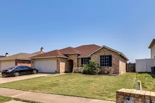 3452 Quannah Dr, Grand Prairie, TX 75052 - Photo 2