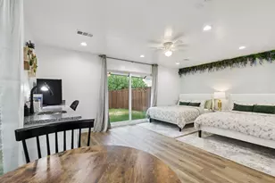 909 Bayonne St, Dallas, TX 75212 - Photo 8