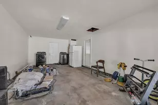 309 S Rita St, Lacy Lakeview, TX 76705 - Photo 16