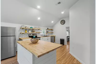 801 Carolina Street, Graham, TX 76450 - Photo 10