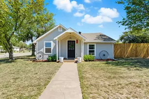 801 Carolina St, Graham, TX 76450 - Photo 2