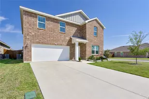 1660 Hossler Trl, Fort Worth, TX 76052 - Photo 2