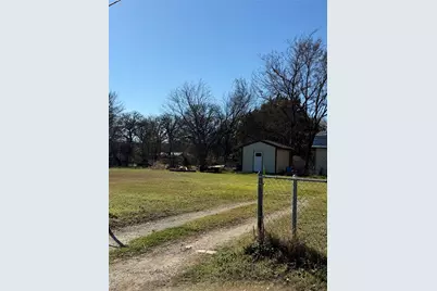 1048 Red Bird, Seven Points, TX 75143 - Photo 6
