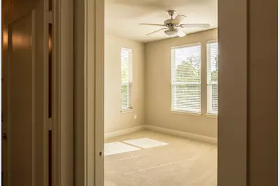 801 N Bishop Avenue #1-308, Dallas, TX 75208 - Photo 6