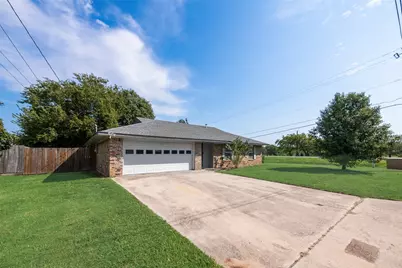 2 Finley Circle, Krum, TX 76249 - Photo 2