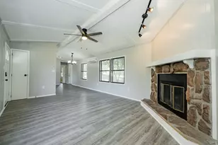 106 Creekwood Dr, Mabank, TX 75156 - Photo 6