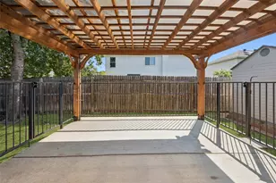 200 Lincoln Ln, Crowley, TX 76036 - Photo 26
