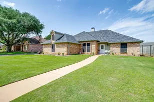 105 Shorewood Pl, Joshua, TX 76058 - Photo 2