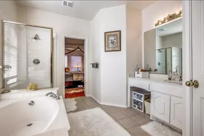 5231 Kathryn Drive, Grand Prairie, TX 75052 - Photo 14