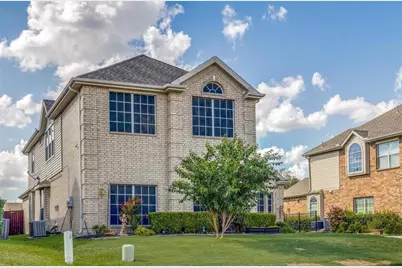 5231 Kathryn Drive, Grand Prairie, TX 75052 - Photo 2