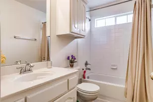 5231 Kathryn Dr, Grand Prairie, TX 75052 - Photo 4