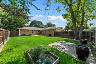 8405 Bocowood Dr, Dallas, TX 75228 - Photo 34