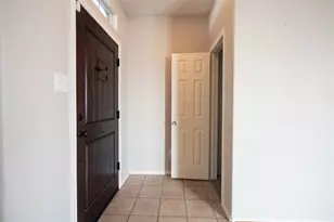 524 Zachum Dr, Arlington, TX 76002 - Photo 2