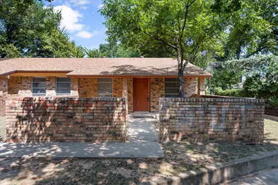 1803 Harry Court #B, Arlington, TX 76012 - Photo 2