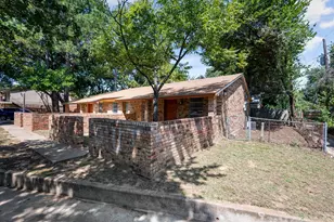 1803 Harry Ct, Arlington, TX 76012 - Photo 4