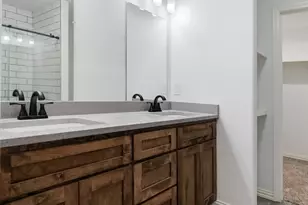 610 W Austin St, Paris, TX 75460 - Photo 12