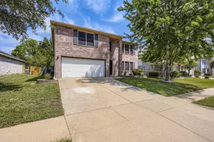 7107 Chambers Creek Ln, Arlington, TX 76002 - Photo 2