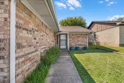 6817-6819 W Cleburne Road, Fort Worth, TX 76133 - Photo 4