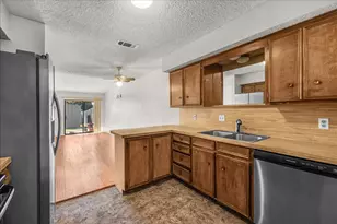 6817-6819 W Cleburne Rd, Fort Worth, TX 76133 - Photo 8