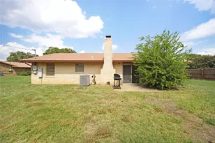 147 Hillcrest St, Jacksboro, TX 76458 - Photo 16