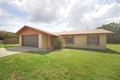 147 Hillcrest Street, Jacksboro, TX 76458 - Photo 1