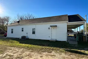 311 W Franklin St, Alvord, TX 76225 - Photo 2