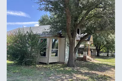 401 E Hopkins Street, Mexia, TX 76667 - Photo 2