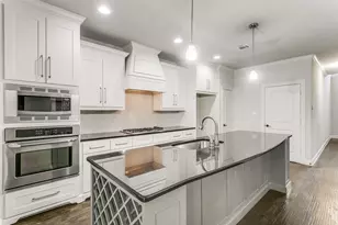 2221 Churchill Loop, Grapevine, TX 76051 - Photo 4