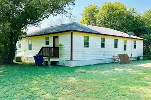 300 SW 3rd St, Hubbard, TX 76648 - Photo 4