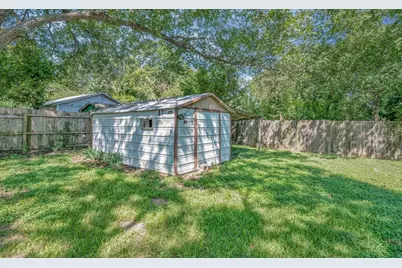 302 E Center Street, Lorena, TX 76655 - Photo 26