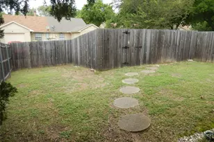 422 Pogue St, Cedar Hill, TX 75104 - Photo 2