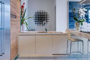 2408 Victory Park Ln, Dallas, TX 75219 - Photo 10