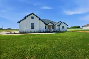 1012 Katie Ct, Reno, TX 76020 - Photo 2