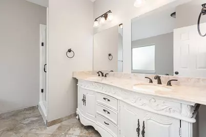 6321 Pierce Arrow Drive, Arlington, TX 76001 - Photo 12