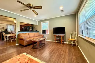 1319 W Morgan St, Denison, TX 75020 - Photo 2