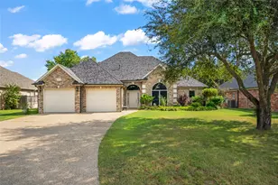 904 Wheeler Creek Dr, Gainesville, TX 76240 - Photo 1