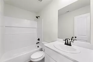 114 Goel St, Greenville, TX 75402 - Photo 6