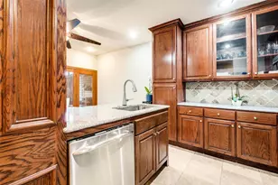 447 Josephine St, Dallas, TX 75246 - Photo 10