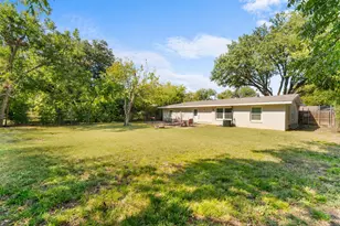 2426 Cloverdale St, Arlington, TX 76010 - Photo 16