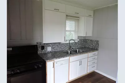 2300 W Lowden Street, Fort Worth, TX 76110 - Photo 8