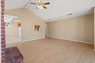 6003 Flyers Ln, Arlington, TX 76018 - Photo 4